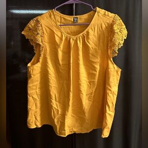 Women’s Gold Blouse